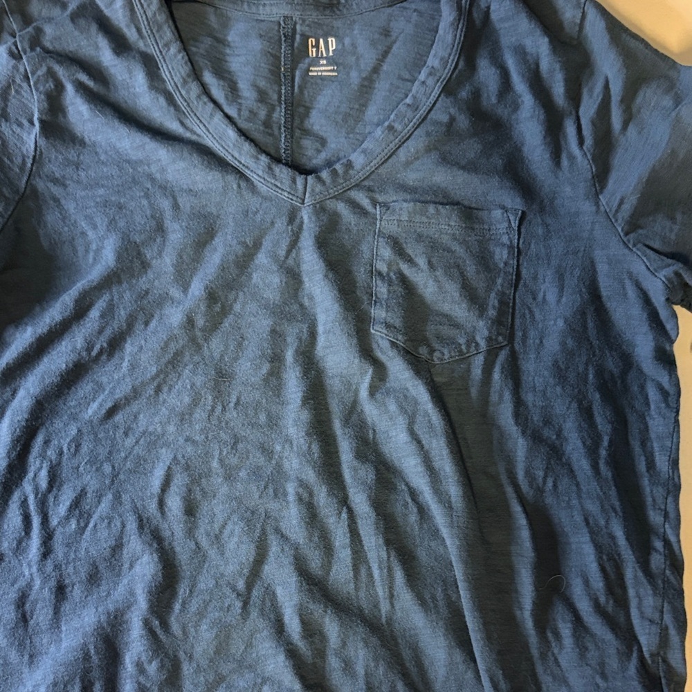 GAP Women’s T-Shirts Bundle | EUC | Sz XS - Picture 3 of 5